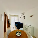 Апартаменты Comfortable With 2 Bedrooms And Pool Торевьиа