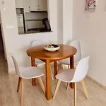 Comfortable With 2 Bedrooms And Pool Апартаменты