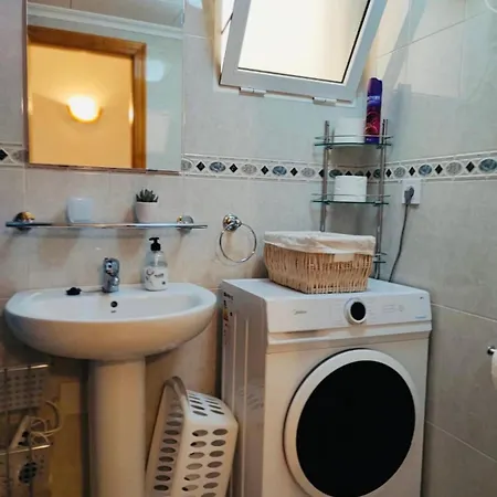 Comfortable With 2 Bedrooms And Pool Apartment *