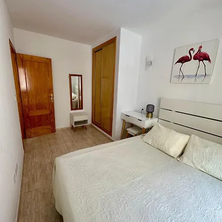 Comfortable With 2 Bedrooms And Pool Apartment Torrevieja