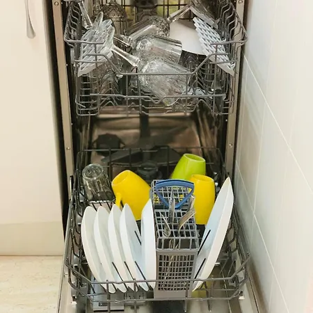 Comfortable With 2 Bedrooms And Pool Apartment