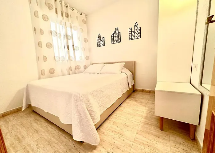Comfortable With 2 Bedrooms And Pool * Torrevieja
