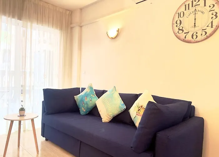 Comfortable With 2 Bedrooms And Pool Apartment Torrevieja