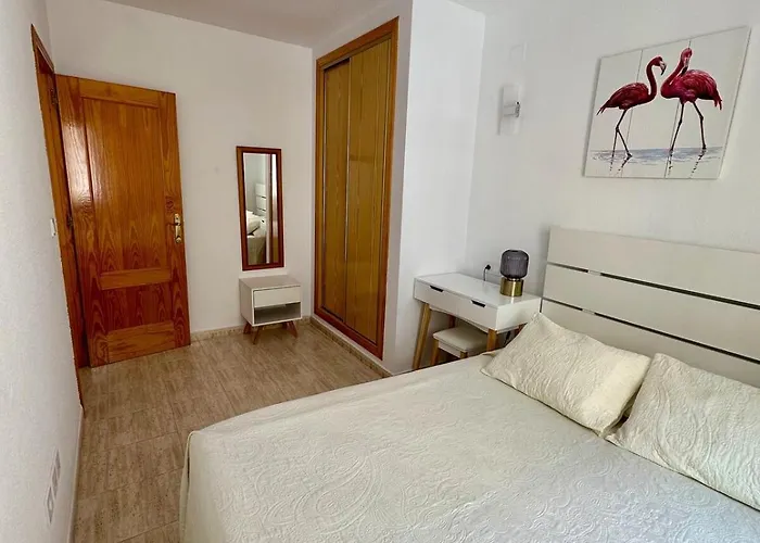 Comfortable With 2 Bedrooms And Pool Apartment Torrevieja