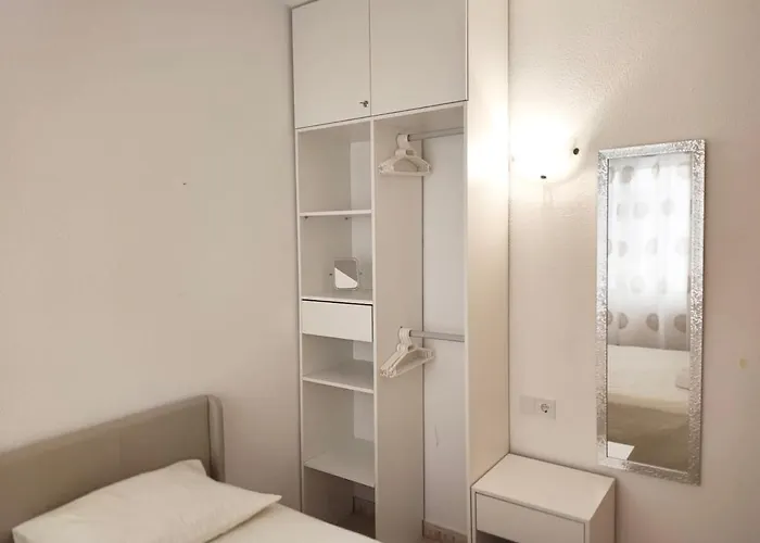 Comfortable With 2 Bedrooms And Pool Apartment Torrevieja