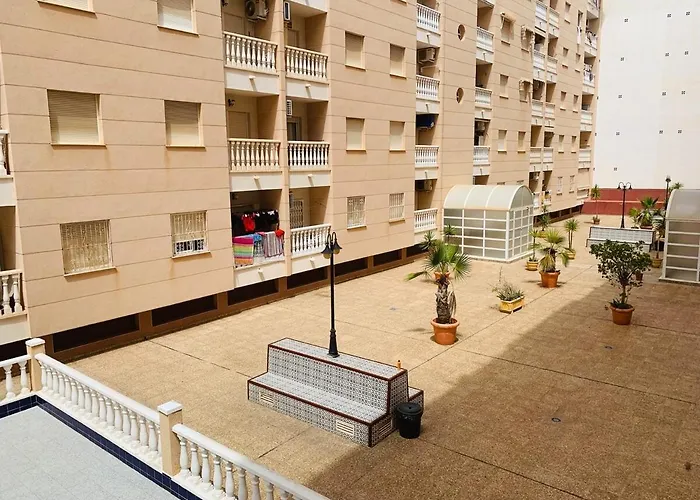 Comfortable With 2 Bedrooms And Pool *